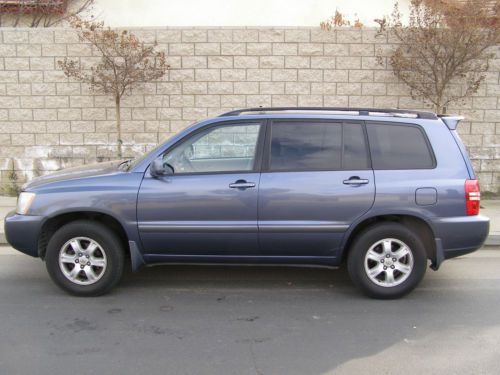 2002 toyota highlander base sport utility 4-door 3.0l one owner!