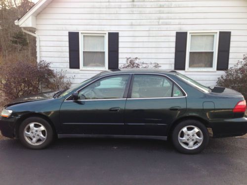 99&#039; green honda  accord lx - 4 door sedan