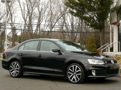 Gli auto nav htd seats sunroof 18in alloys looks great must see and drive