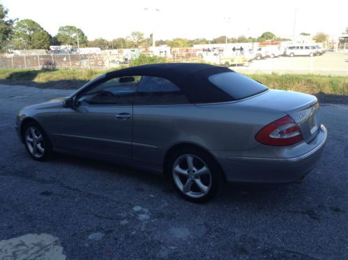 2005 Mercedes-Benz CLK320 Base Convertible 2-Door 3.2L, image 4
