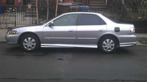 2001 honda accord lx 4door 5speed vtec only 99k miles    *****no reserve*****