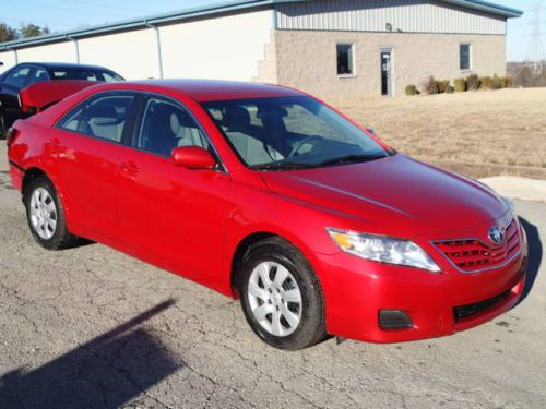 2011 toyota camry le, salvage, damaged runs and drives, damaged