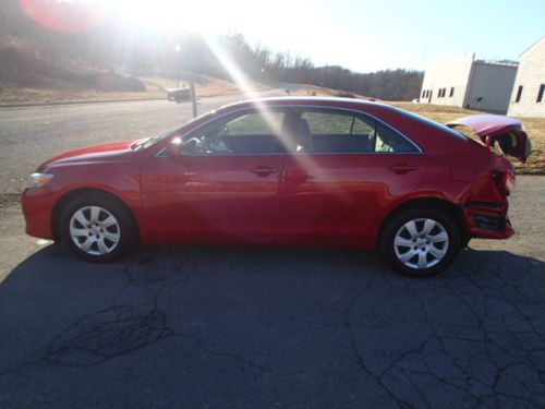2011 Toyota Camry LE, salvage, damaged runs and drives, damaged, image 11