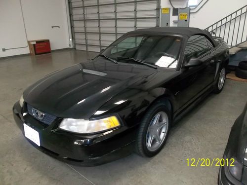 2000 ford mustang gt convertable 2d - 121,000 miles
