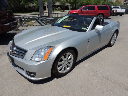 2009 Cadillac XLR Platinum Convertible 2-Door 4.6L, image 2