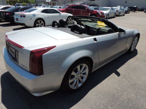 2009 Cadillac XLR Platinum Convertible 2-Door 4.6L, image 3