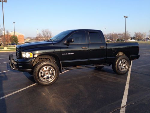 Huge, great looking, hemi quad cab laramie with plenty of add ons