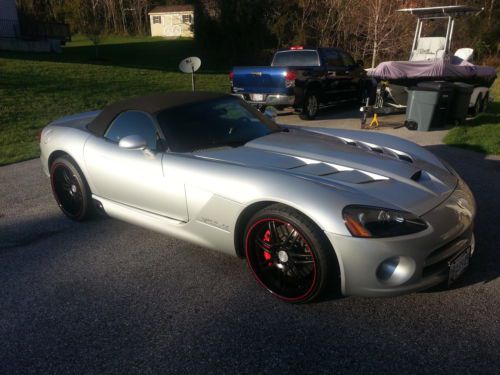 2004 dodge viper srt-10 convertible 2-door 8.3l