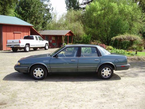 1993 oldsmobile cutlass ciera s,rust free,adult owned,89k.act.miles.nice &amp; clean