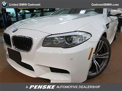 Sedan low miles 4 dr manual gasoline 4.4l 8 cyl alpine white