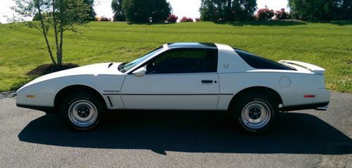 1984 pontiac firebird trans am, white, 68k original miles, 383 cid, automatic