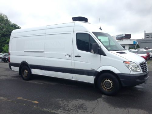 2500 freightliner - sprinter - refer cooler - fridge - turbo diesel - no reserve