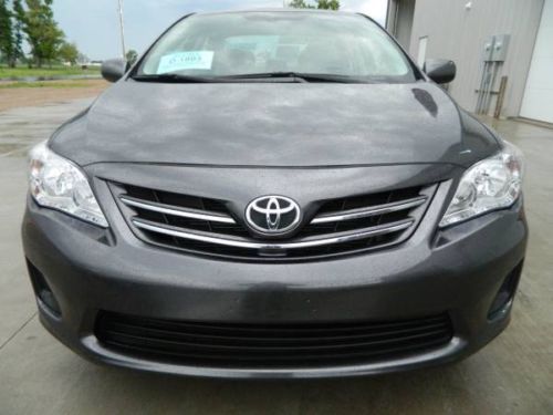 2013 toyota corolla le sedan 4 cylinder automatic, 1 owner having 25k mile