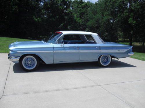 1961 chevrolet impala hardtop, (low rider,donk, rod, bubble ,box, small block)