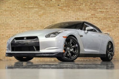 2009 nissan gt-r premium super silver! just serviced! loaded! wow!