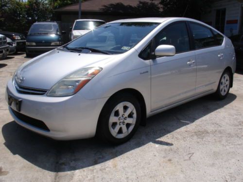 Hybrid hatchback loaded reverse camera smart key higway miles gas saver