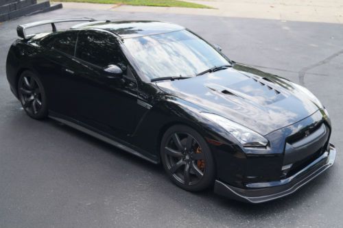 2011 nissan gt-r - over $25,000 in carbon fiber parts &amp; performance extras!