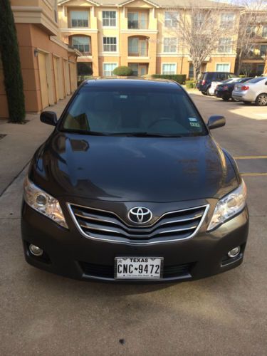 2010 toyota camry xle sedan 4-door 2.5l