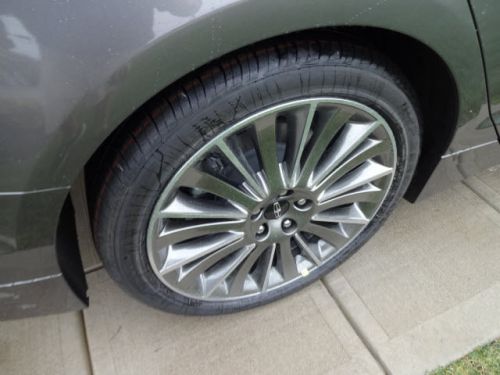 2014 lincoln mkz base