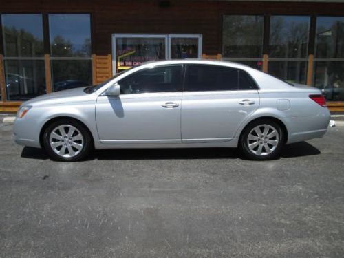 2005 toyota avalon limited