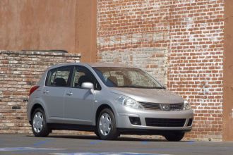 2009 nissan versa