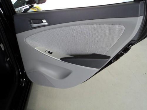 2013 Hyundai Accent GLS, image 9