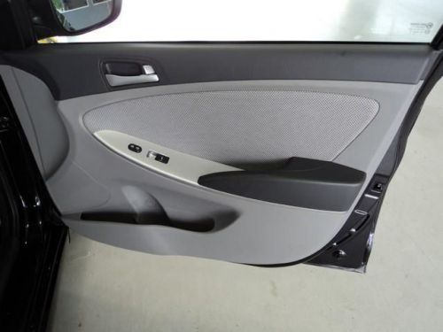 2013 Hyundai Accent GLS, image 18
