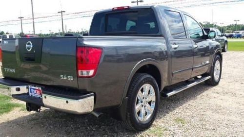 2010 nissan titan se