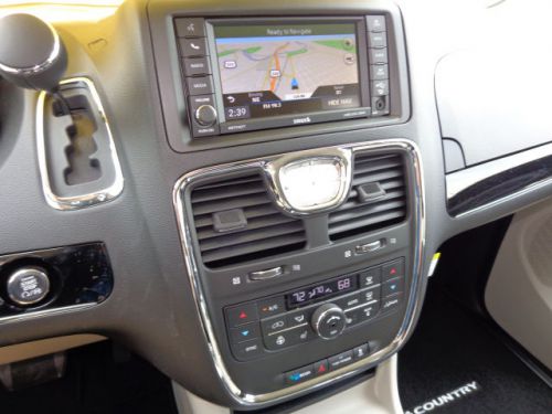 2014 Chrysler Town & Country Touring-L, US $38,155.00, image 2