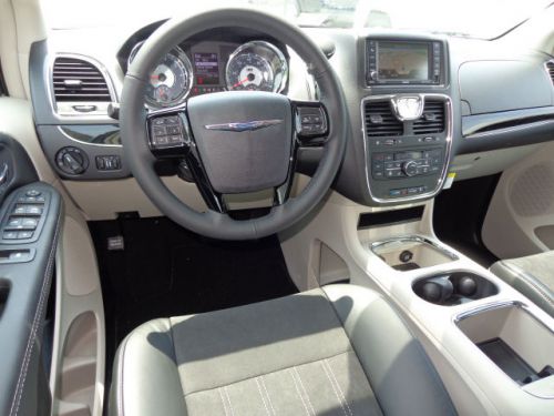2014 Chrysler Town & Country Touring-L, US $38,155.00, image 10