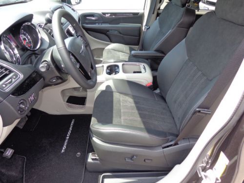 2014 Chrysler Town & Country Touring-L, US $38,155.00, image 17