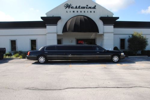 Limo limousine limosine stretch town car lincoln tiffany krystal executive