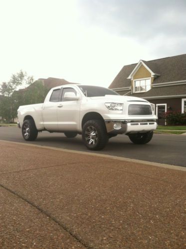 2008 toyota tundra 48k miles  nice!!!