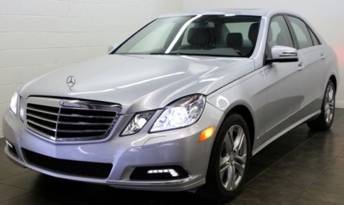 E 550 5.5l v8 luxury navigation heated cooled leather roof one owner low millage