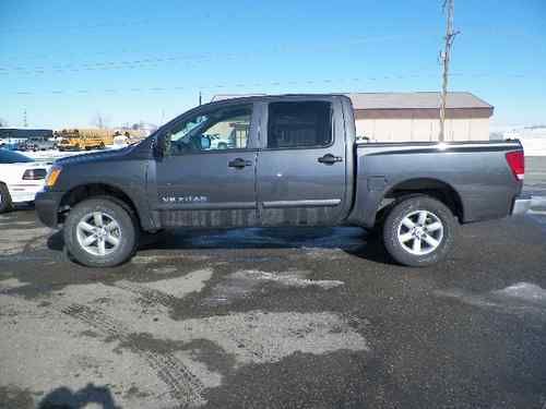 2012 nissan titan crew cab sv