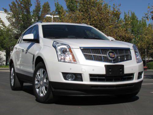 2011 cadillac srx 4 luxury nav panorama awd backupcam bluetooth heatdseats 33kmi