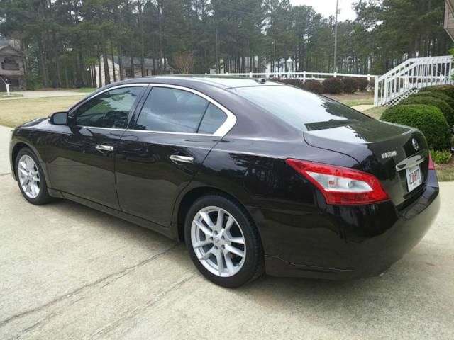 Nissan maxima sv sedan 4-door