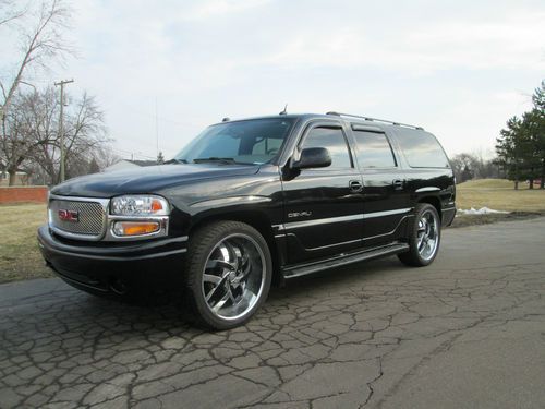 2005 gmc yukon xl denali awd navi dvd leather tow pkg , loaded!