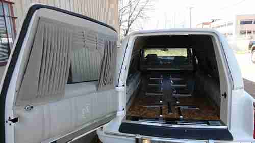 S&S Hearse MASTERPIECE EDITION Low Miles COMMERCIAL GLASS Southern Car NO RUST, image 3