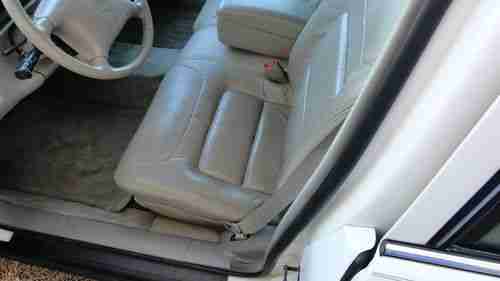 S&S Hearse MASTERPIECE EDITION Low Miles COMMERCIAL GLASS Southern Car NO RUST, image 16