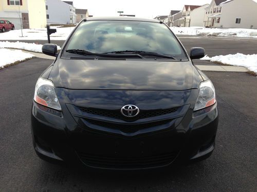 2008 toyota yaris sedan 4-door 1.5l navigation! dvd! tinted windows! new tires!