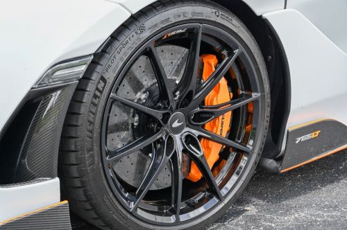 2022 McLaren 765LT Spider, US $579,980.00, image 2