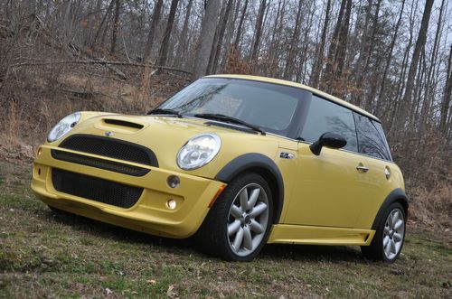 2002 mini cooper s - rare color!  full factory spoiler kit - dual glass roof