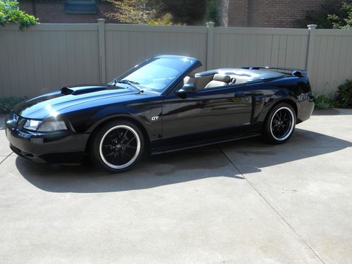 2001 ford mustang gt convertible 2-door 4.6l