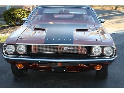 1970 doge challenger r/t stripe delete with vinyl top and factory lugge rack