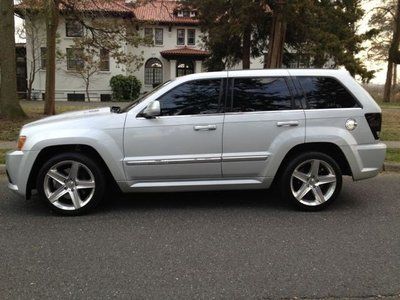 Srt-8 srt8 grand cherokee hemi clean carfax silver navi navigation dvd