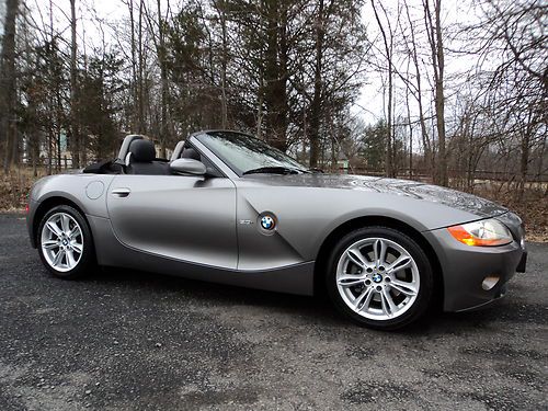 2003 z4 3.0l*6 speed*gray/black* serviced*v.clean*cd &amp; aux port*! $16997/offer!