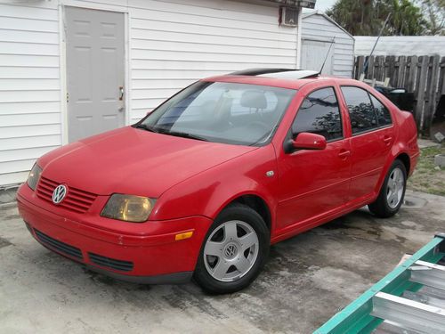 Beautifull red vw jetta 2.0l i4 mpi
