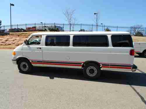 GOVERNMENT SURPLUS VEHICLE!!! - 2001 Dodge Ram 3500 Van!!, image 4
