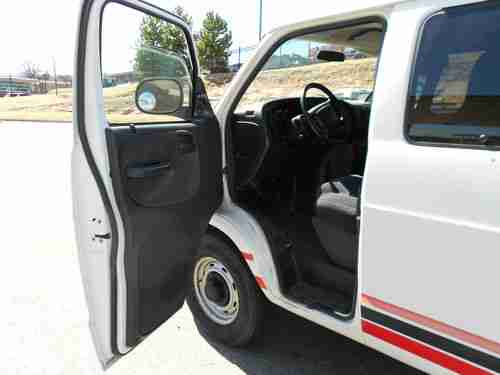 GOVERNMENT SURPLUS VEHICLE!!! - 2001 Dodge Ram 3500 Van!!, image 5